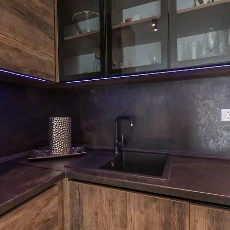 Azur Deluxe Apartment