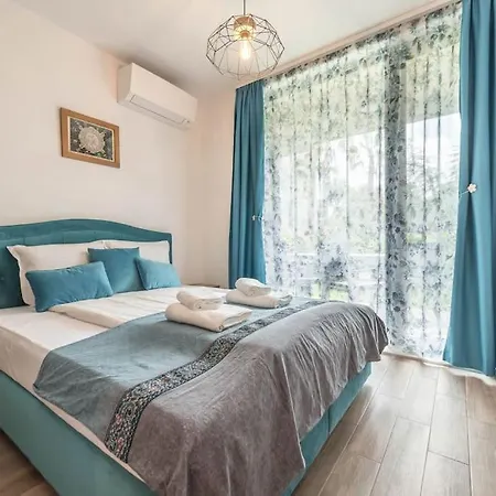 Azur Deluxe Apartment Saints Constantine and Helena